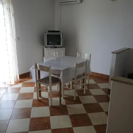 Rube 4 Fuer 4 Personen By Interhome Primosten