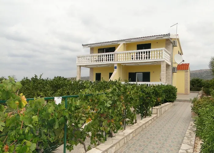 Rube 4 Fuer 4 Personen By Interhome * Primošten